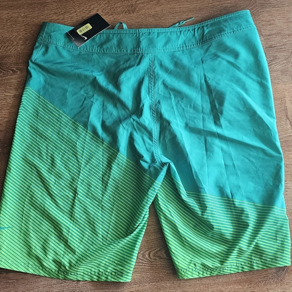 NWT Nike Men's Green Swim Shorts Size 38